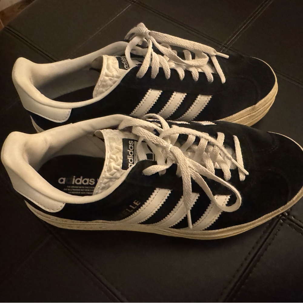 Adidas women’s platform gazelles - Picture 3 of 5